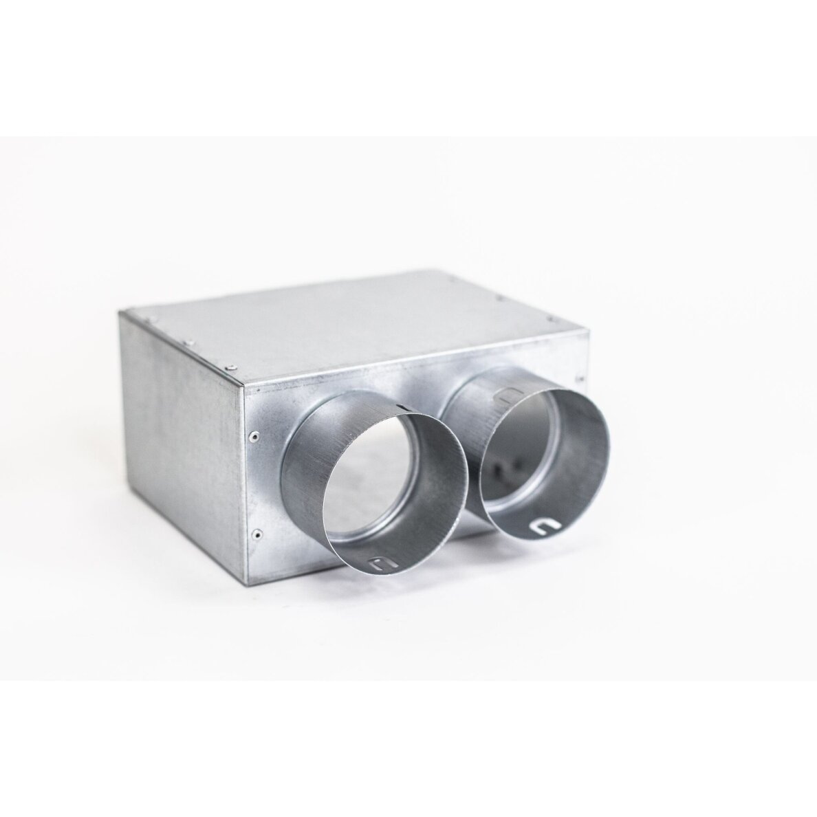 GB-200x100-2x75 grotelų pajungimo dėžutė tiesi